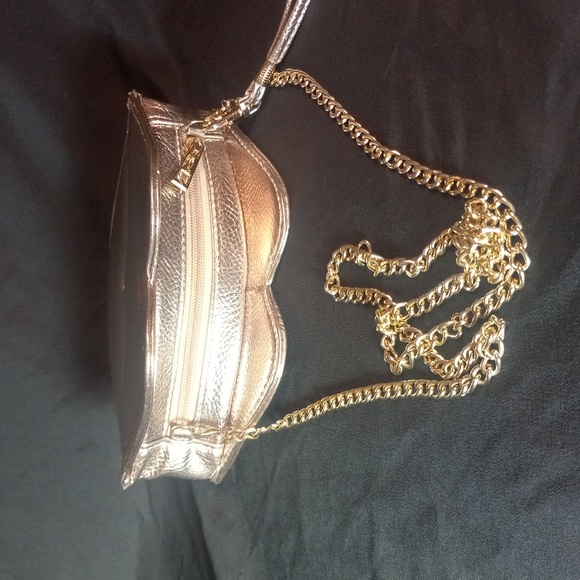 Lovely's Collection 💋 - Picture 4 of 4